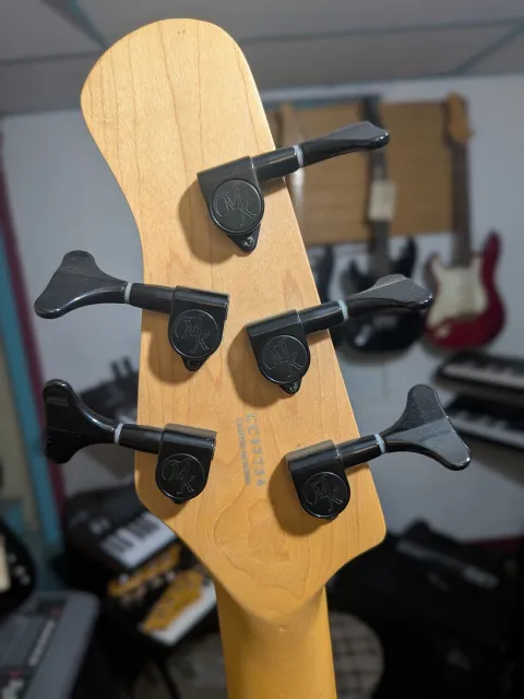 Tuners are in perfect shape.